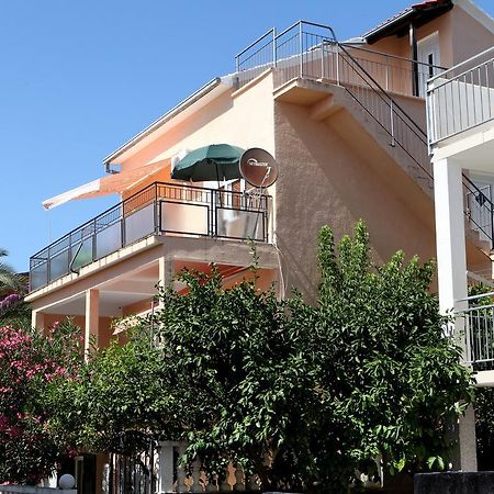 Apartments Jasmin Трогир Екстериор снимка