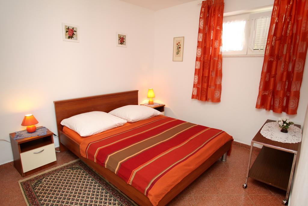 Apartments Jasmin Трогир Екстериор снимка