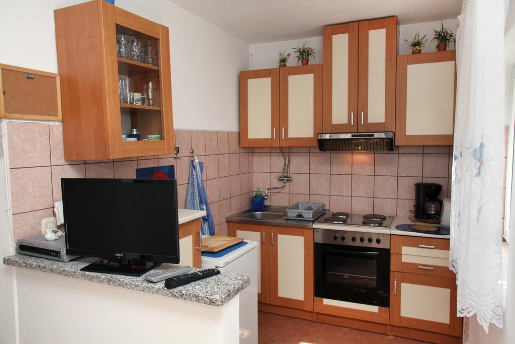 Apartments Jasmin Трогир Екстериор снимка