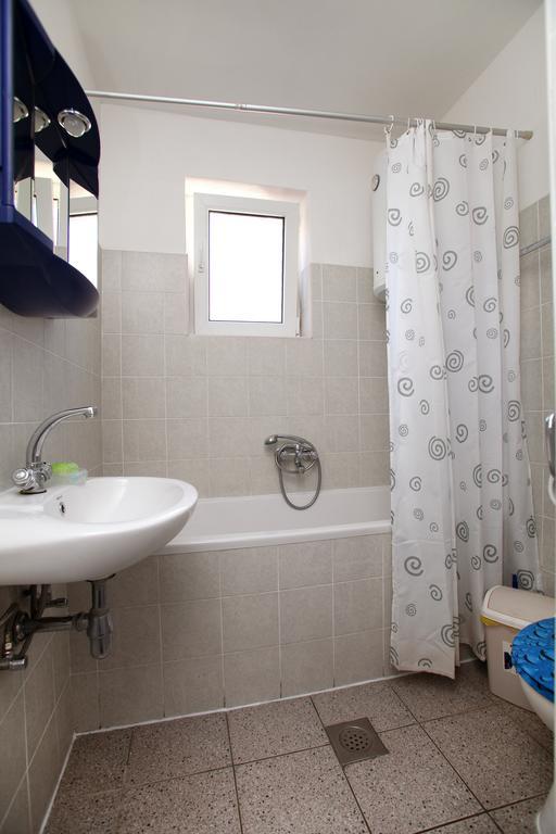 Apartments Jasmin Трогир Екстериор снимка