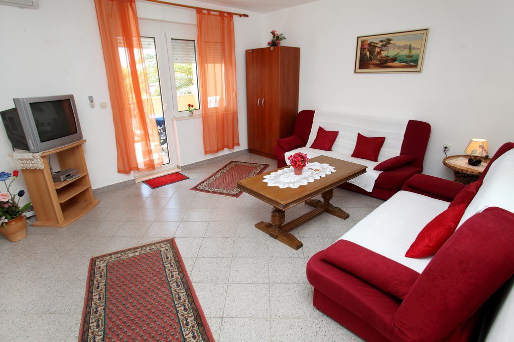 Apartments Jasmin Трогир Екстериор снимка