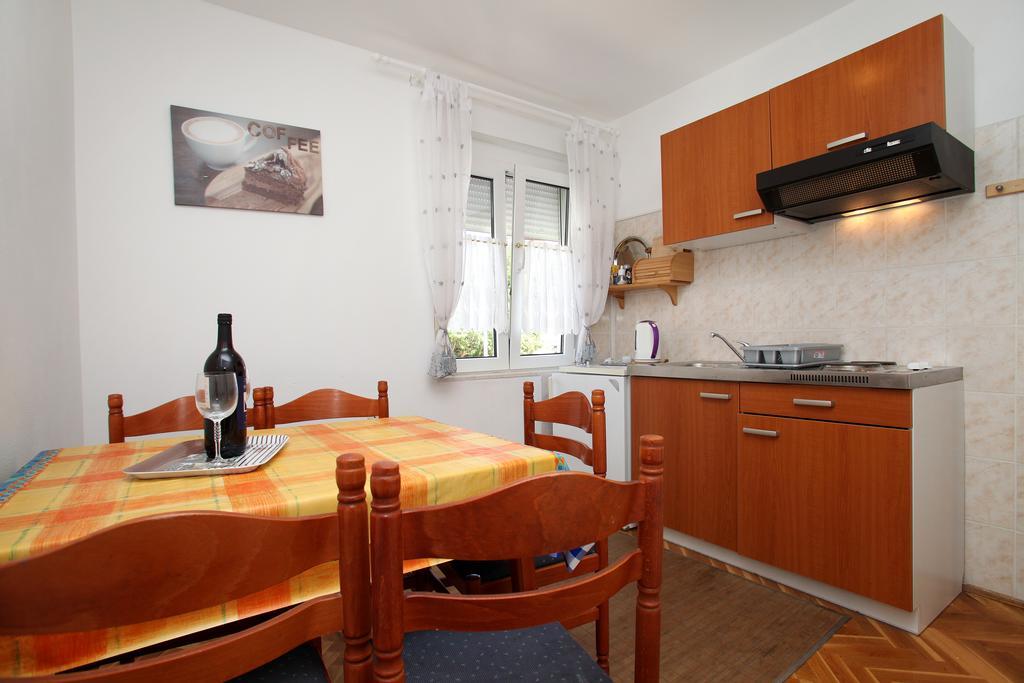 Apartments Jasmin Трогир Екстериор снимка