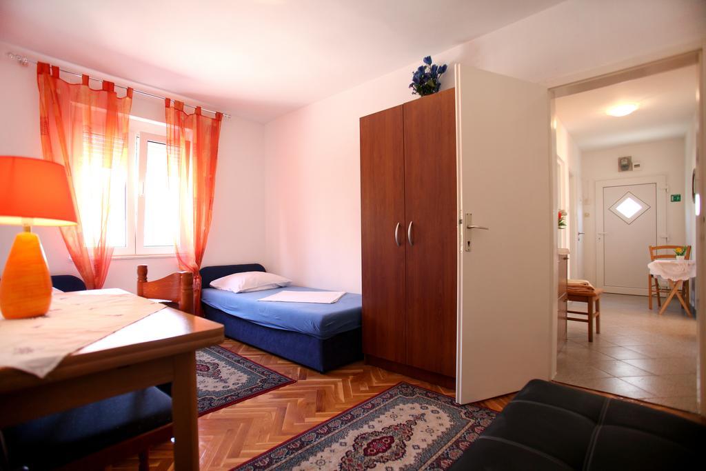 Apartments Jasmin Трогир Екстериор снимка